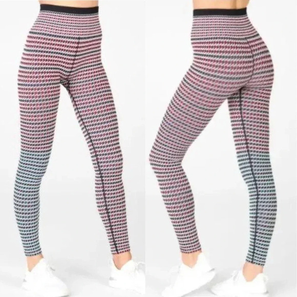 Fabletics Pants - Fabletics Houndstooth Leggings Size Medium High Waisted Seamless Check Holiday
